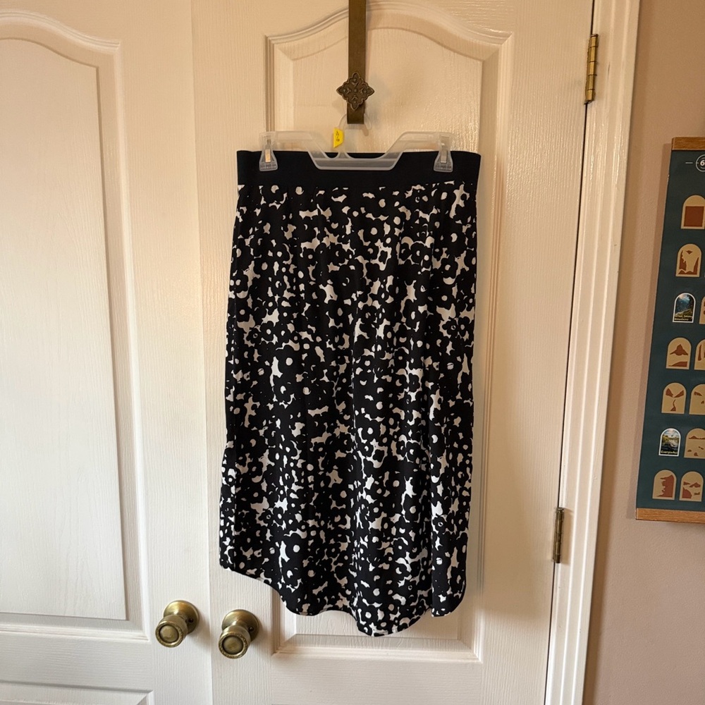 F2 CAbi Black and White A-Line Skirt